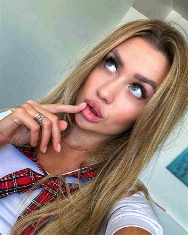 
Abi Butcher Height, Weight, Net Worth, Age, Birthday, Wikipedia, Who, Nationality, Biography 