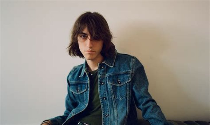 Hire aldn for a Corporate Event or Performance Booking.