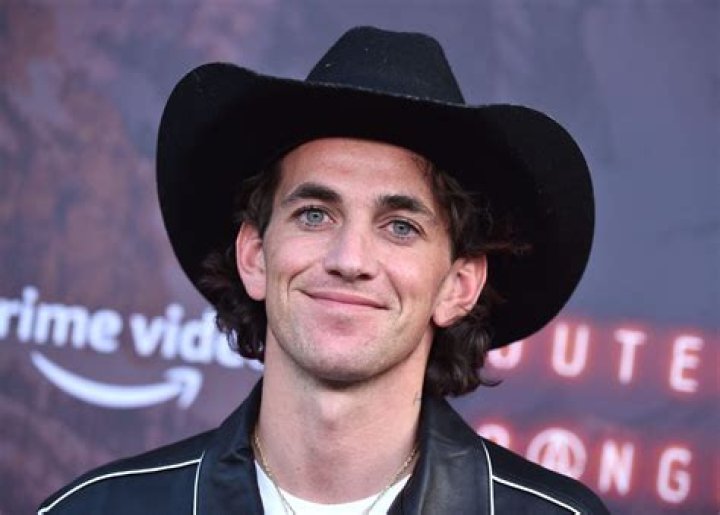 Alex Fine Net Worth | Celebrity Net Worth