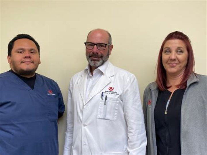 Alex Rocco - Bio, Age, net worth, Wiki, Facts and Family