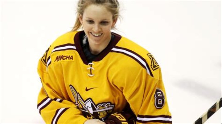 Amanda Kessel Bio, Ice Hockey Player, married, salary, net worth, wife, children, career, Facts