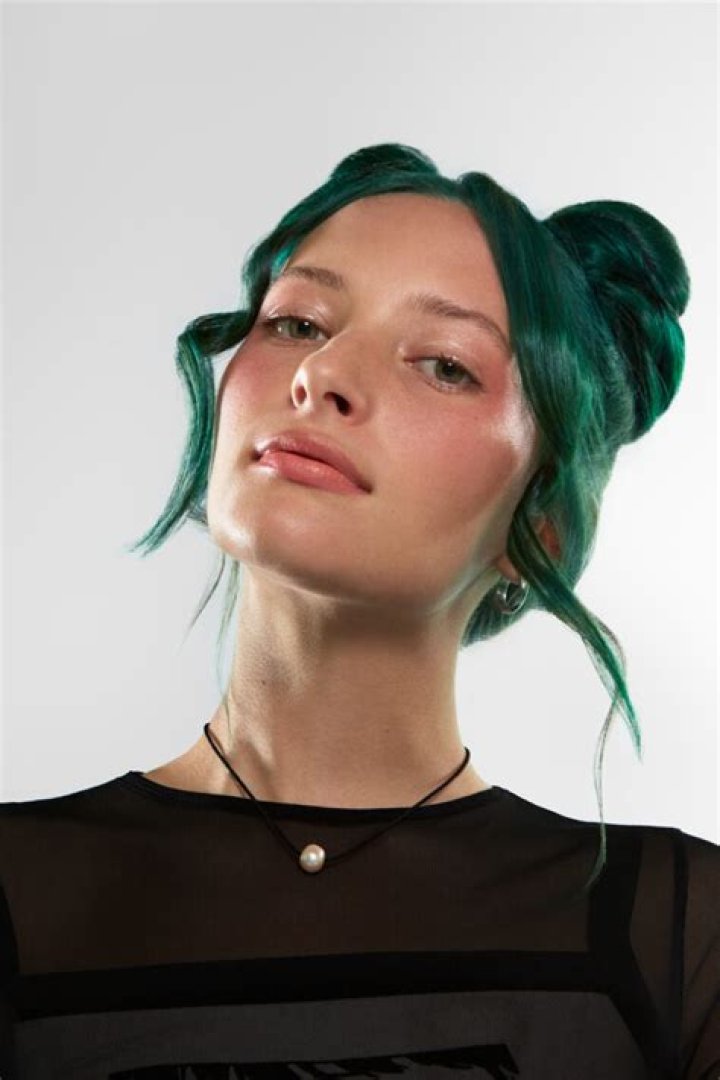 Au/Ra Opens Up About Creating Her New Single “Dead Girl”and It’s Video Game-Esque Music Video (Exclusive) – Celeb Secrets