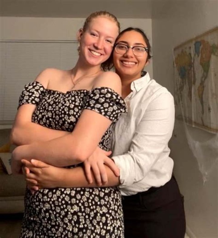 Beatriz Queiroz Height, Weight, Age, Spouse, Family