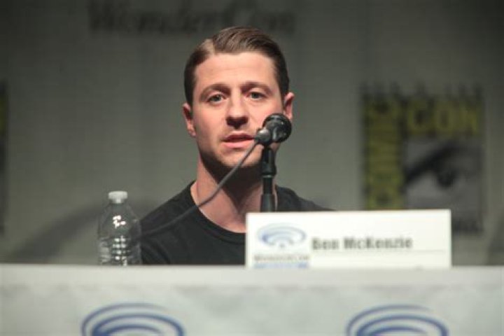Ben Mckenzie Net Worth | Celebrity Net Worth