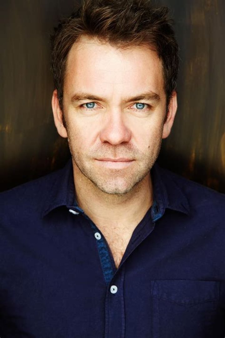 Brendan Cowell Height, Weight, Age, Family, Biography, Girlfriend