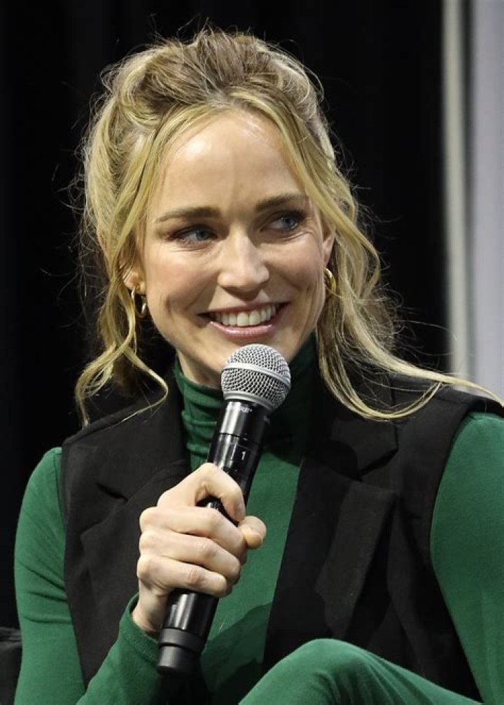 Caity Lotz Height, Weight, Age, Boyfriend, Family, Facts, Biography