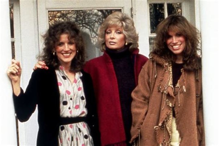 Everything To Know About Lucy & Joanna – Hollywood Life