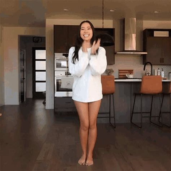 Caroline Manning Height, Weight, Age, Body Statistics