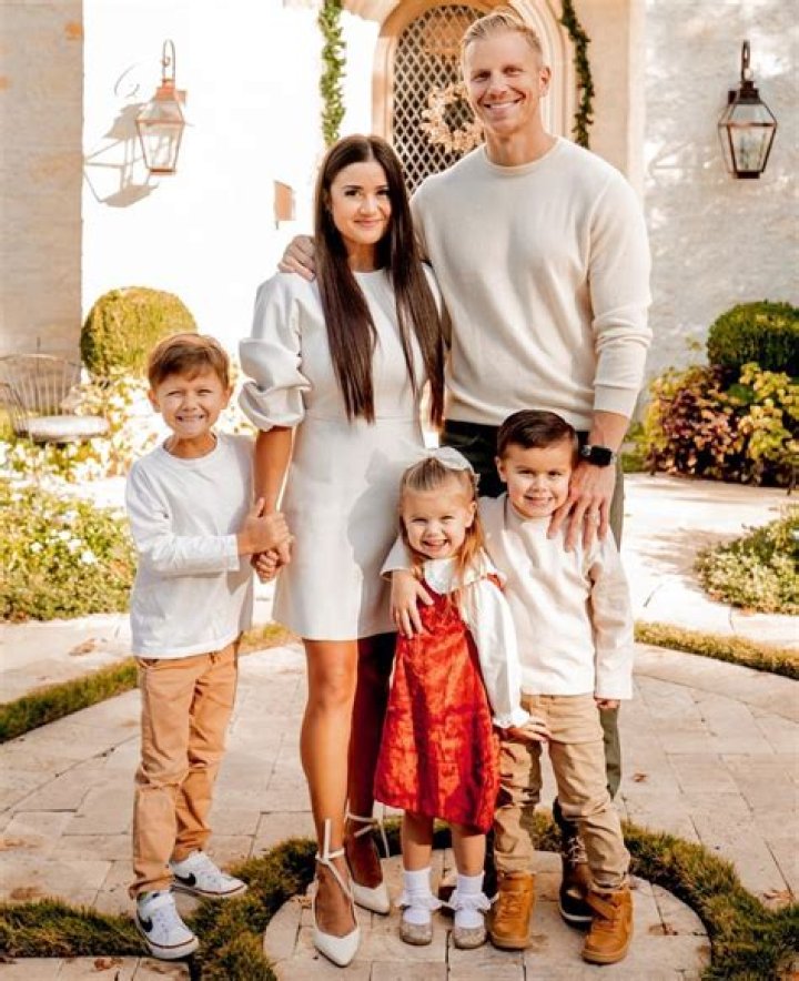 Catherine Lowe Height, Weight, Age, Spouse, Family, Facts, Biography