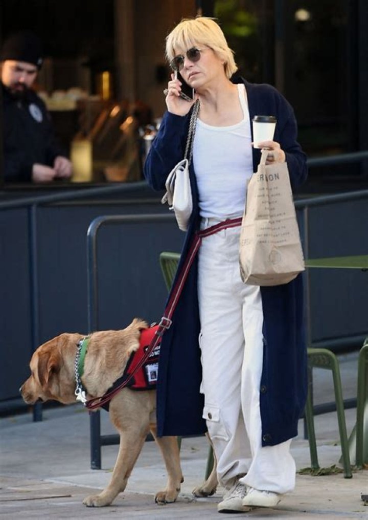 Celebrities Walking Their Dogs: Photos – Hollywood Life