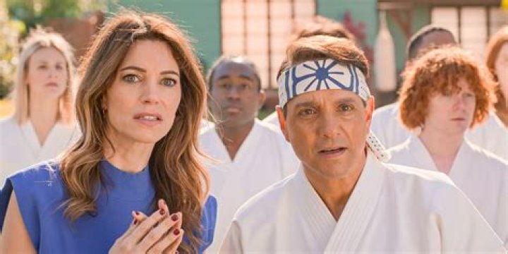 ‘Cobra Kai’ Star On Amanda & Daniel’s History, The Kreese Slap & More – Hollywood Life