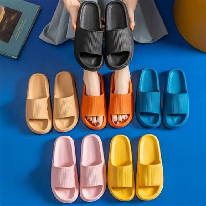 Shoppers Are Obsessed With These Comfy Slides That Can Be Effortlessly Paired With Just About Any Outfit