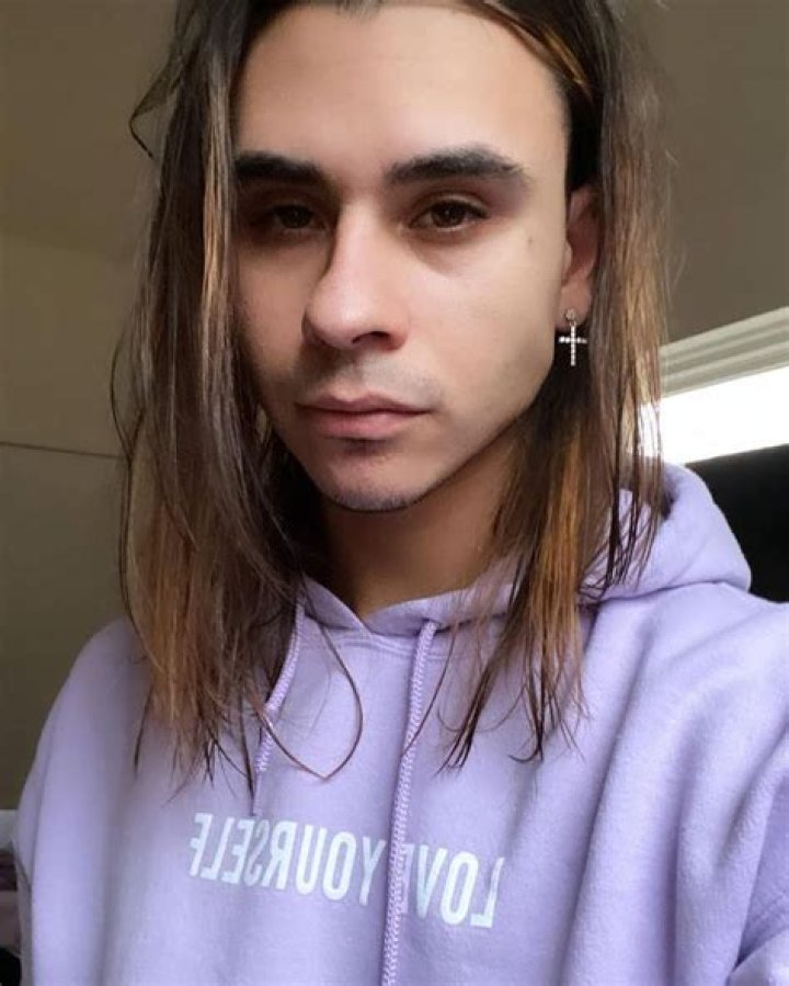 Cyrus Dobre Height, Weight, Age, Girlfriend, Family, Facts, Biography