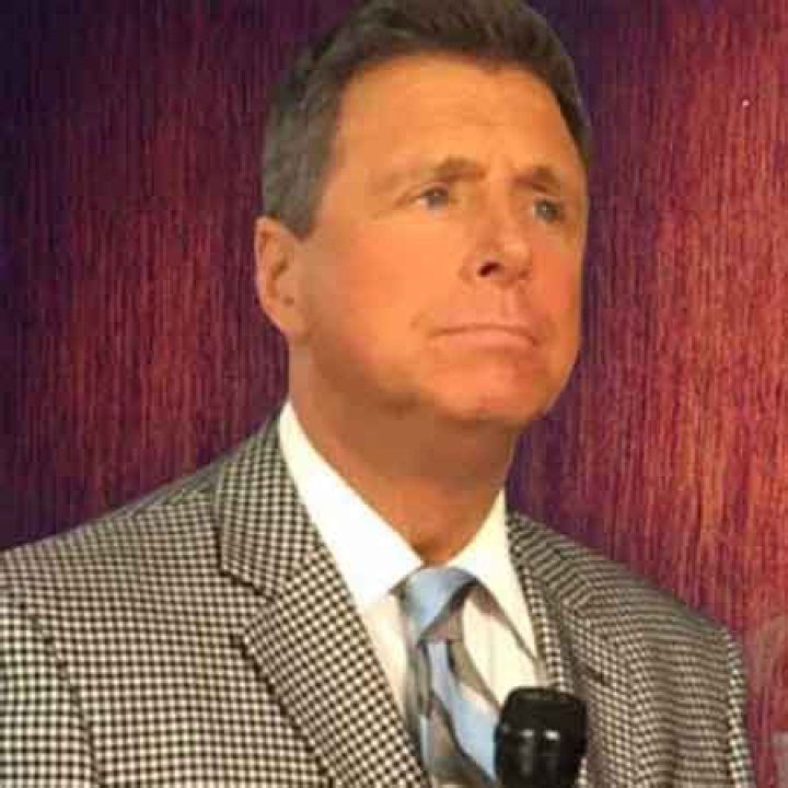 Dean Bleavins, Journalist, Sportscaster, Fox Sports, CBS, ESPN, KWTV, salary, Net worth, Personal life, affair, Married, wife, children