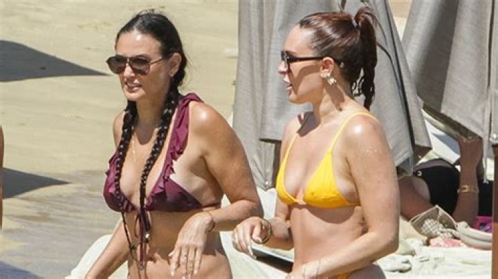 Demi Moore & Daughter Rumer Willis Wear Sexy Swimsuits On Greece Beach – Hollywood Life