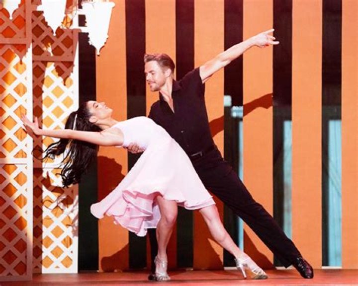 Derek Hough Talks His ‘Step Into The Movies’ Special & Charli D’Amelio – Hollywood Life