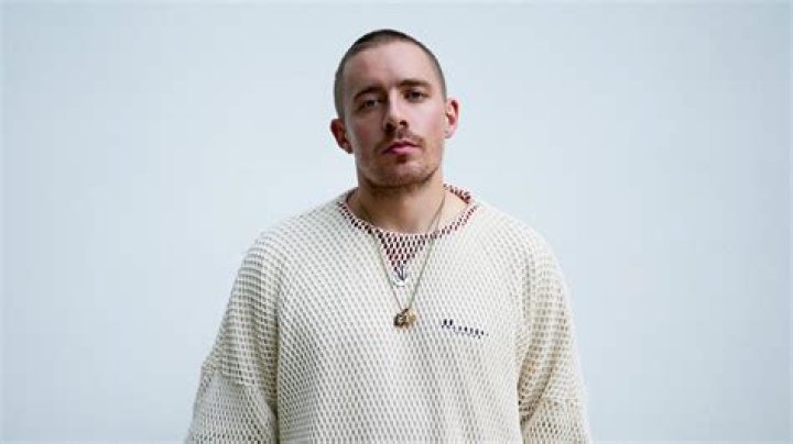 Dermot Kennedy Height, Weight, Family, Girlfriend, Education, Biography