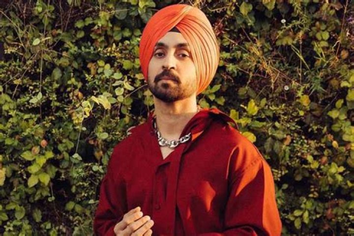 Diljit Dosanjh Height, Weight, Age, Girlfriend, Family, Facts, Biography