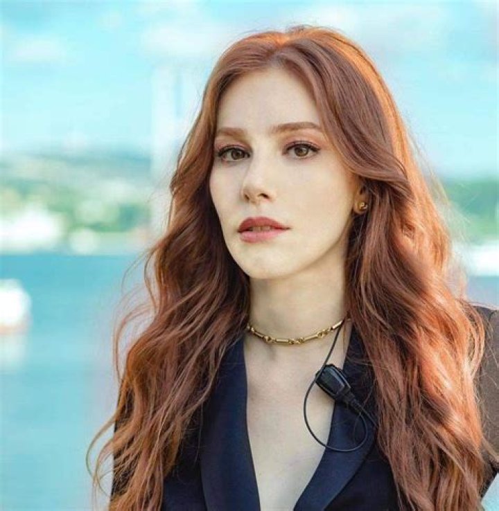 Elçin Sangu Height, Weight, Age, Boyfriend, Family, Facts, Biography