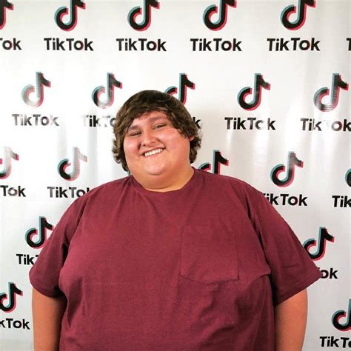 Enoch True Height, Weight, Age, Girlfriend, Family, Facts, Biography