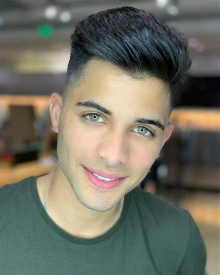 Erick Brian Colón Height, Weight, Age, Girlfriend, Family, Facts, Biography