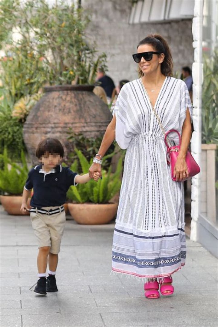 Eva Longoria Holds Hands With Son Santiago On Lunch Date: Photo – Hollywood Life