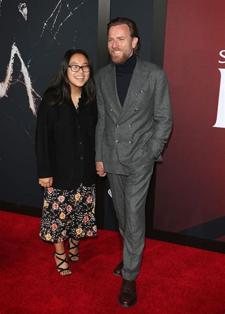 Ewan McGregor Beams While Attending ‘Doctor Sleep’ Premiere With Daughter, 18 — Sweet Pics