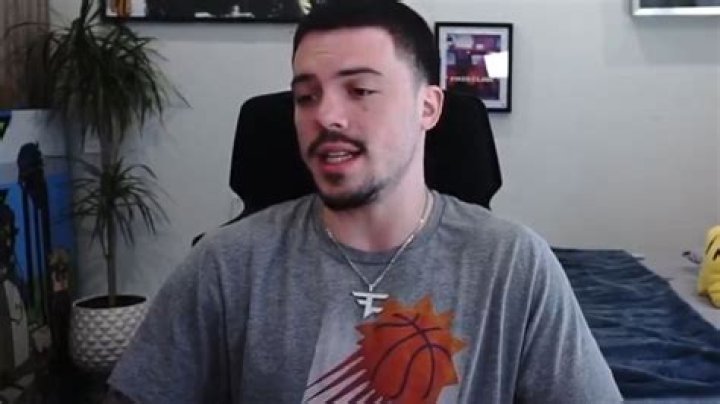 FaZe Adapt Height, Weight, Age, Girlfriend, Family, Facts, Biography