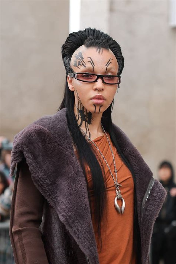 FKA Twigs Height, Weight, Age, Boyfriend, Family, Facts, Biography