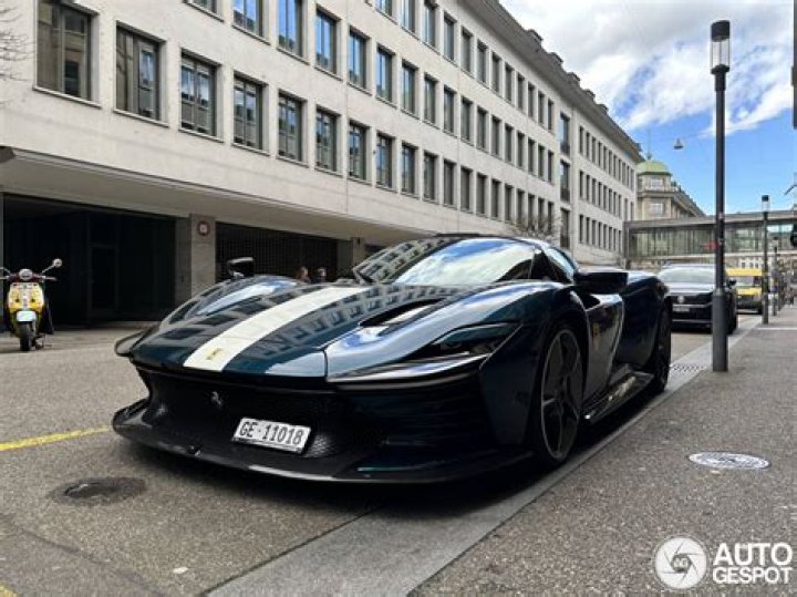 Floyd Mayweather Made $100,000 A Month By Simply Parking His Ferrari Enzo In A Garage