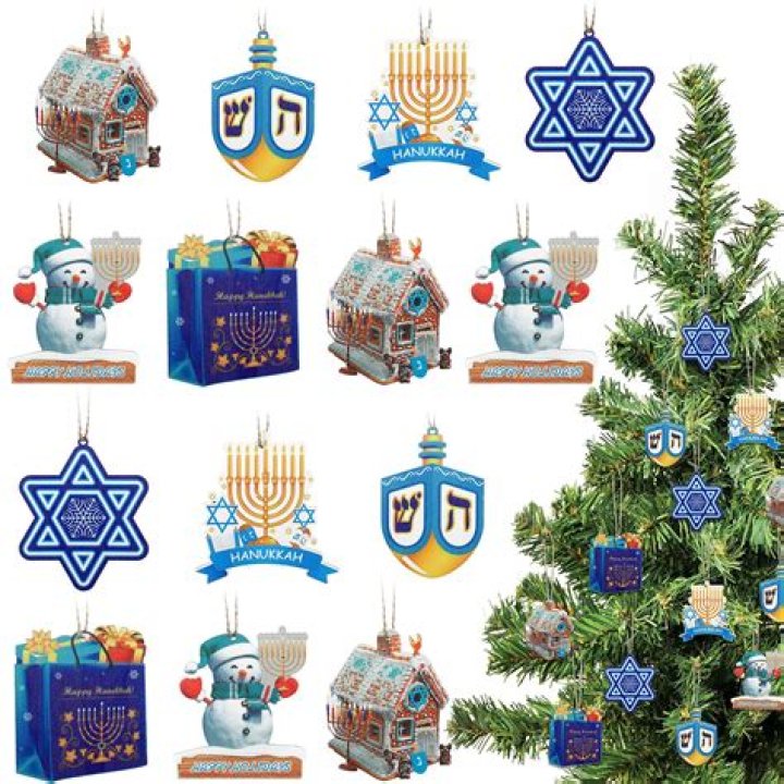 20 Adorable Hanukkah Decorations That Will Make Your Home So Festive