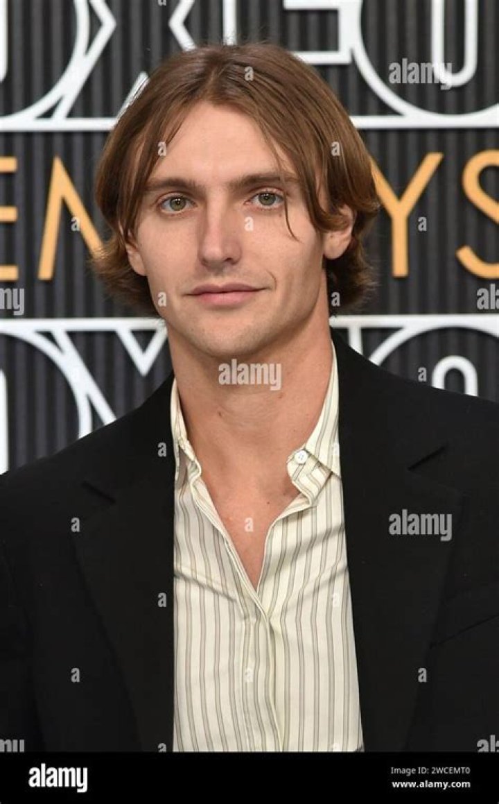 Hart Denton Height, Weight, Age, Girlfriend, Family, Facts, Biography