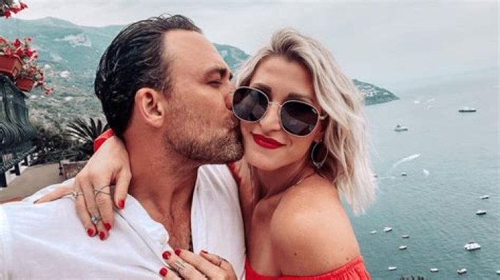 
Hayley Love Age, Birthday, Wikipedia, Who, Nationality, Biography 