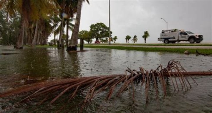 
Hurricane Ian damages Florida, warning issued for South Carolina 