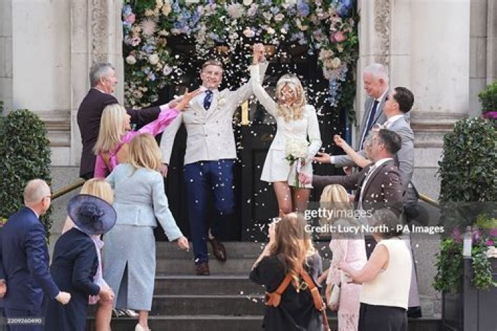 
Is GB News Journalist Ellie Costello Married? Relationship Timeline After Her Recent Twitter Images 