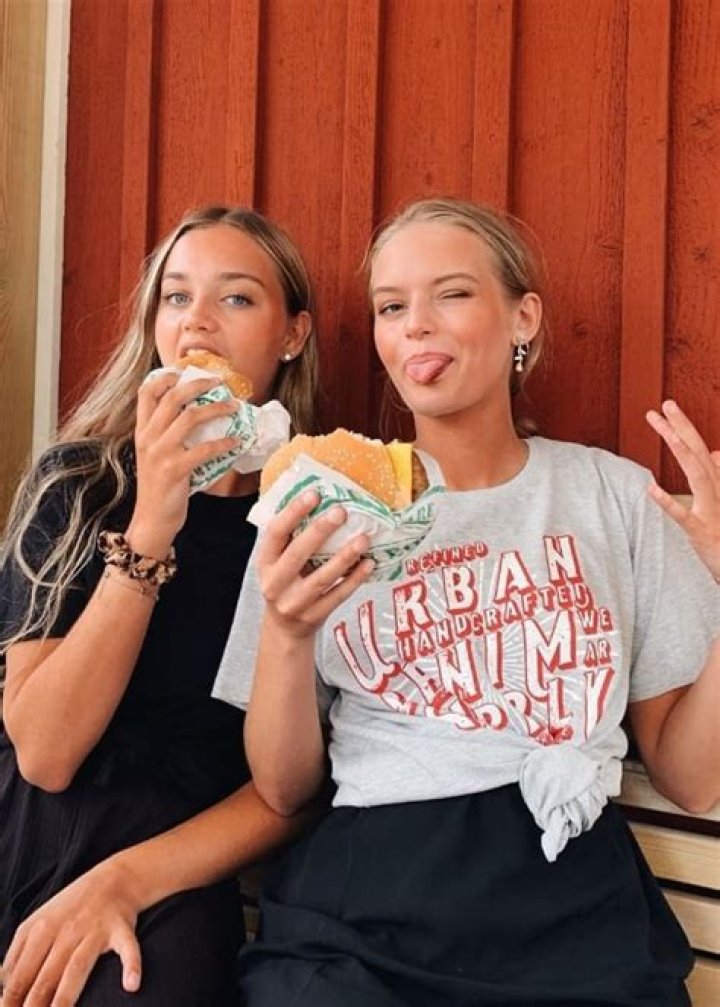 Isa Isanina Height, Weight, Age, Boyfriend, Family, Facts, Biography