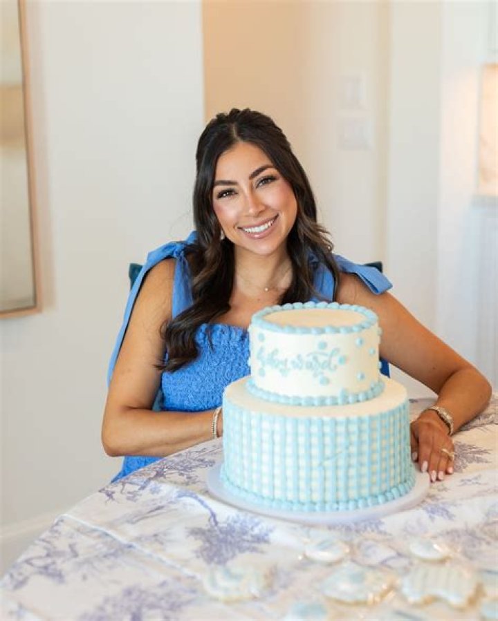 Jeanine Amaapola Height, Weight, Age, Boyfriend, Family, Biography