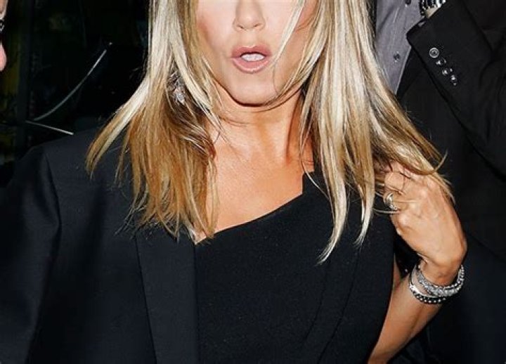 What She Flashed On The Red Carpet – Hollywood Life