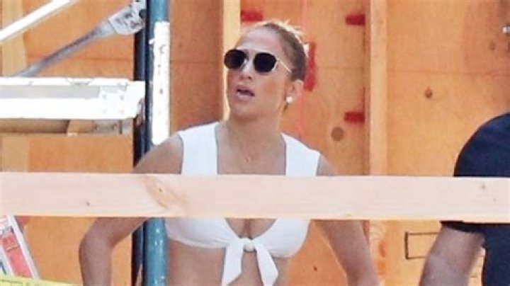 Jennifer Lopez Stuns In White Crop Top Amid House Hunt With Ben Affleck — New Photo