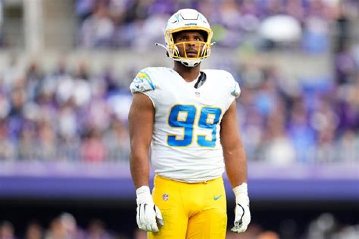 Jerry Tillery NFL Draft, Contract and Salary (Bio, Age, Girlfriend, Career, Family)