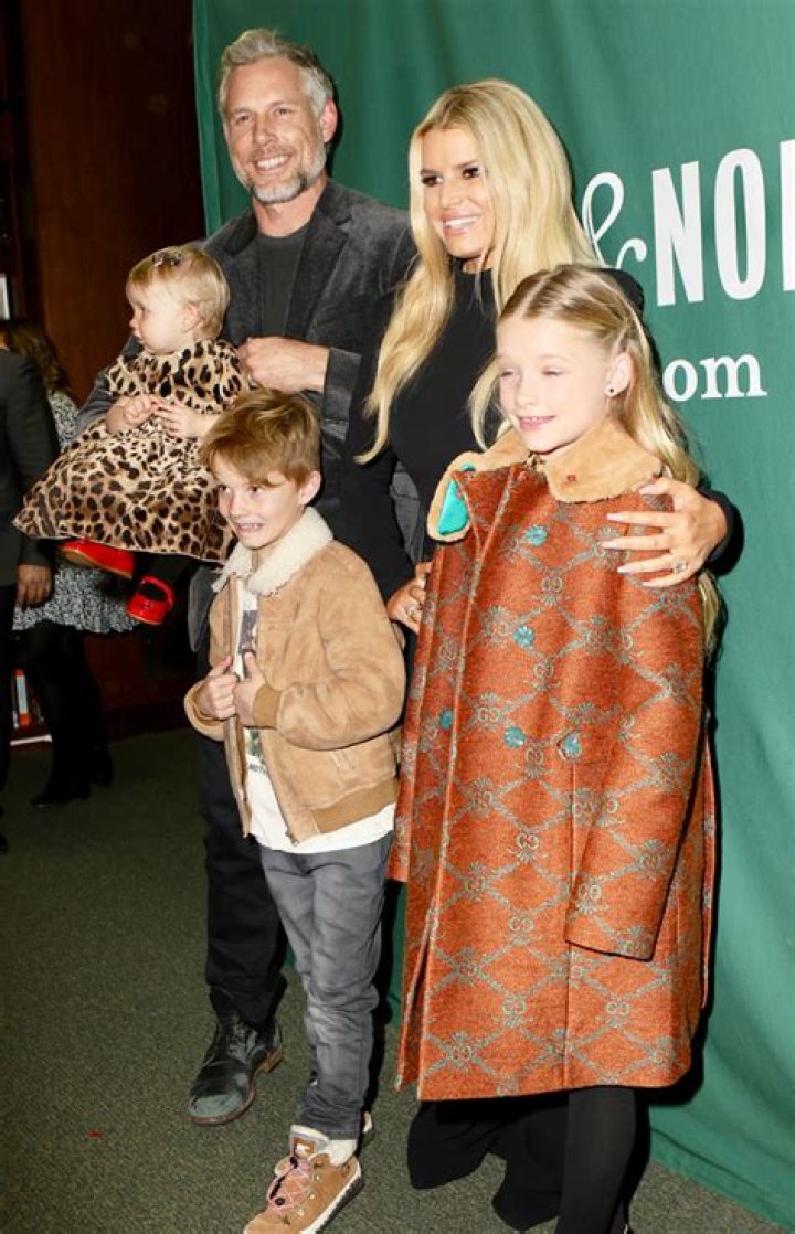 Jessica Simpson’s Kids Maxwell, 9, & Ace, 8, Look So Tall & Grown Up As They Hug On 1st Day Of School — Photo