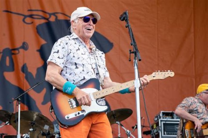 Jimmy Buffett Hospitalized, Postpones South Carolina Concert
