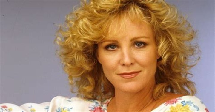 Joanna Kerns - Bio, Age, Wiki, Facts and Family