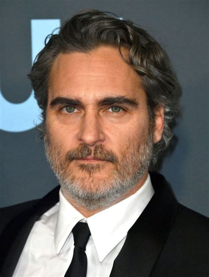Joaquin Phoenix Height, Weight, Age, Girlfriend, Family, Facts, Biography