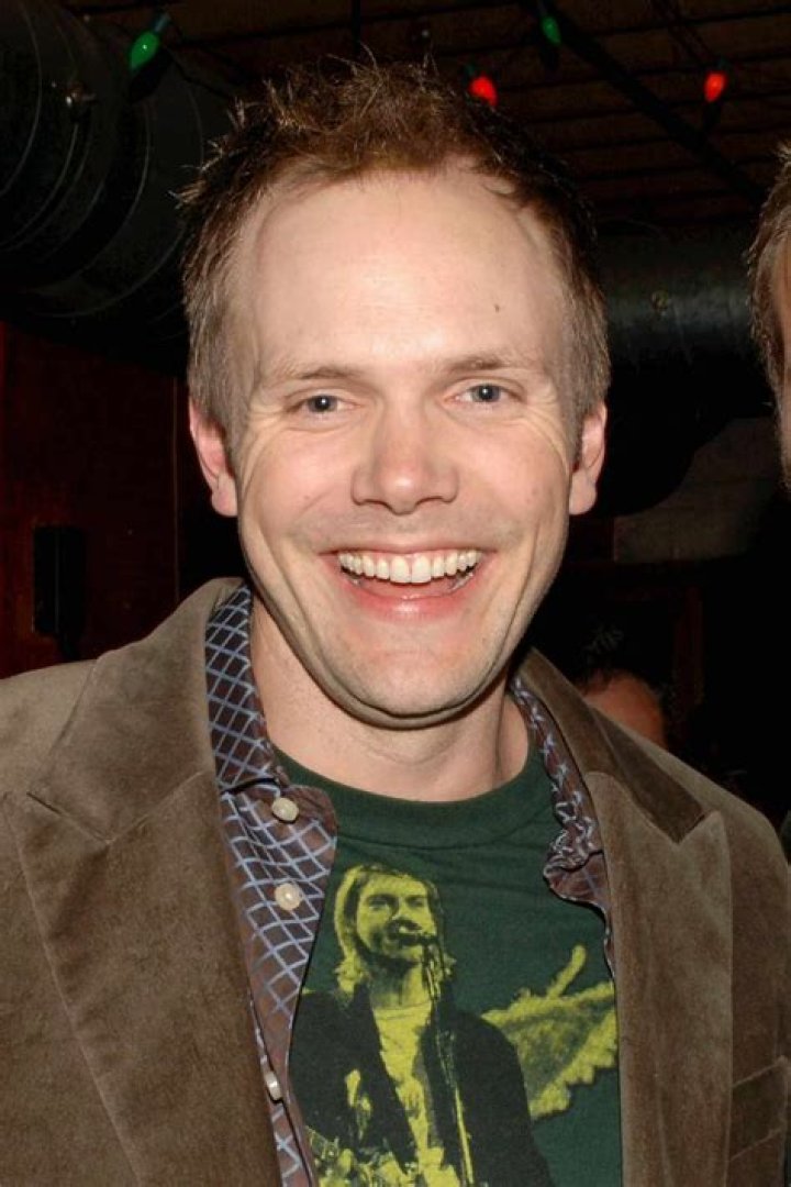 Joel McHale Height, Weight, Age, Spouse, Family, Facts, Biography