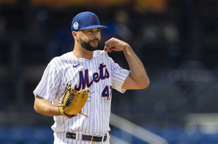 Joey Lucchesi Biography- salary, net worth, stats, contracts, married, relationship, age, height, family, career, girlfriend, nationality