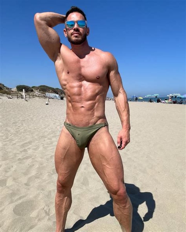 Jonathan Scarfe - Bio, Age, siblings, Wiki, Facts and Family