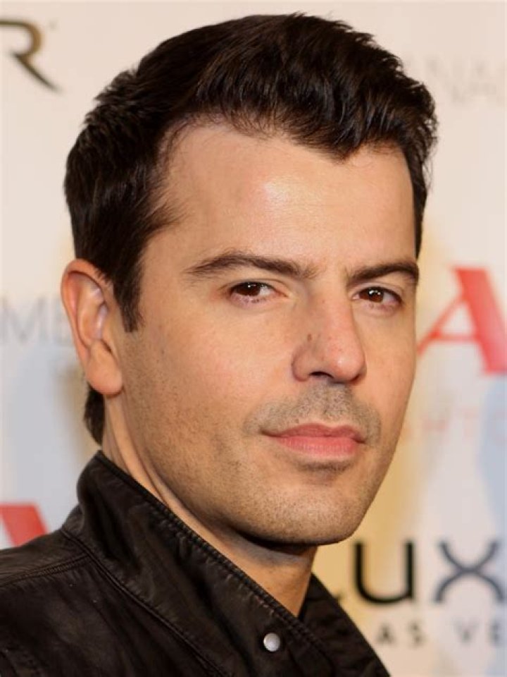Jordan Knight Height, Weight, Age, Spouse, Family, Facts, Biography