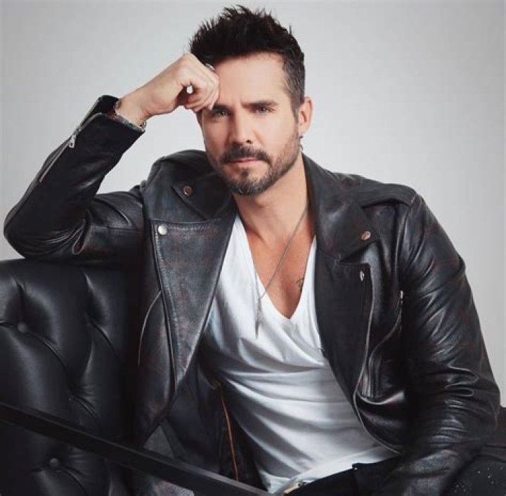 José Ron Height, Weight, Age, Body Statistics, Girlfriends, Biography, Fact