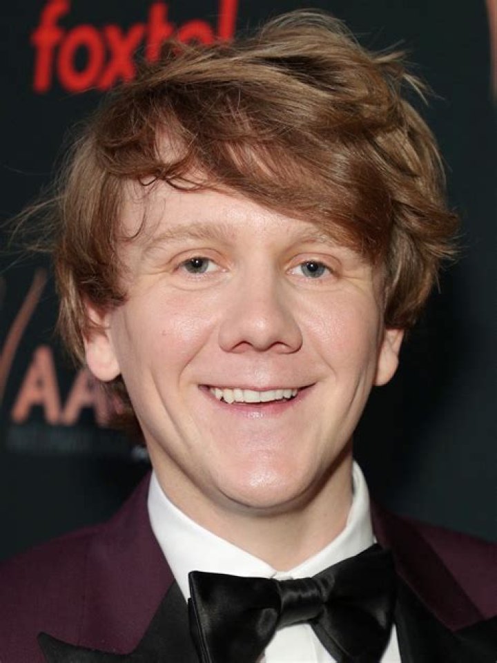 Josh Thomas Height, Weight, Age, Family, Facts, Education, Biography